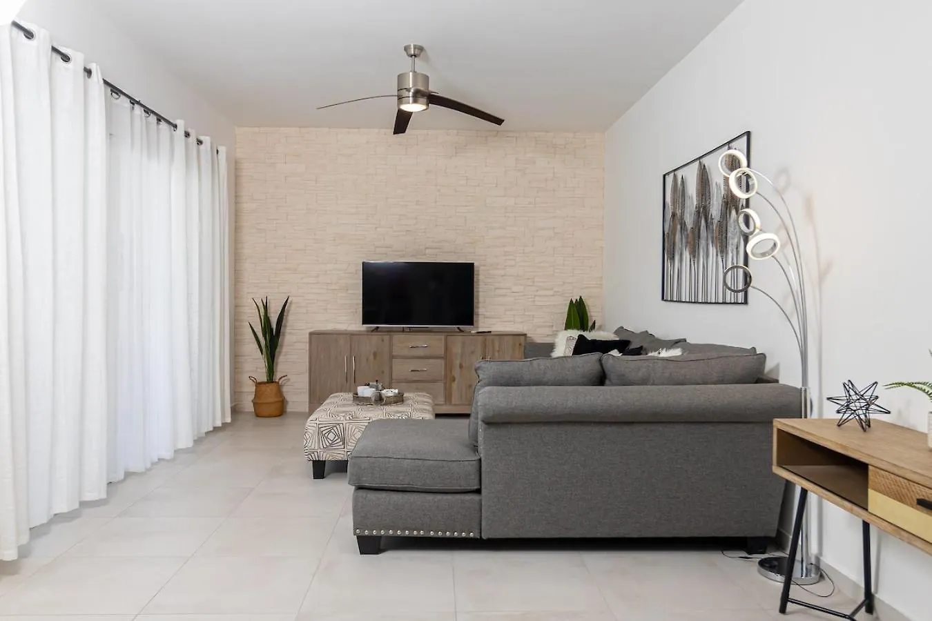 Elegant 2 Bedroom Apartment With Pool La Laguna