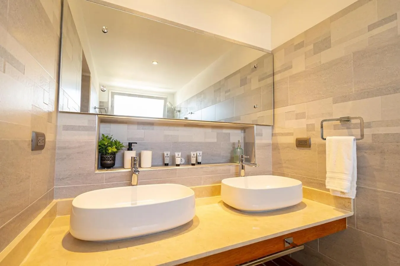 Elegant 2 Bedroom Apartment With Pool La Laguna 0*,