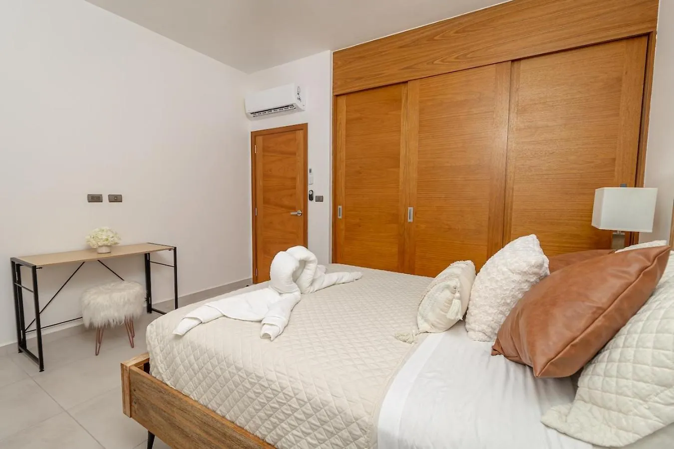 Elegant 2 Bedroom Apartment With Pool La Laguna