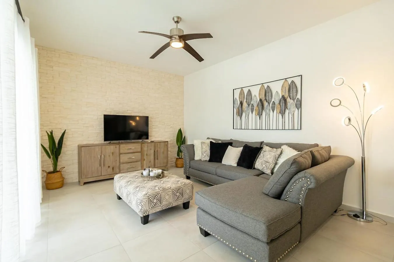 Elegant 2 Bedroom Apartment With Pool La Laguna